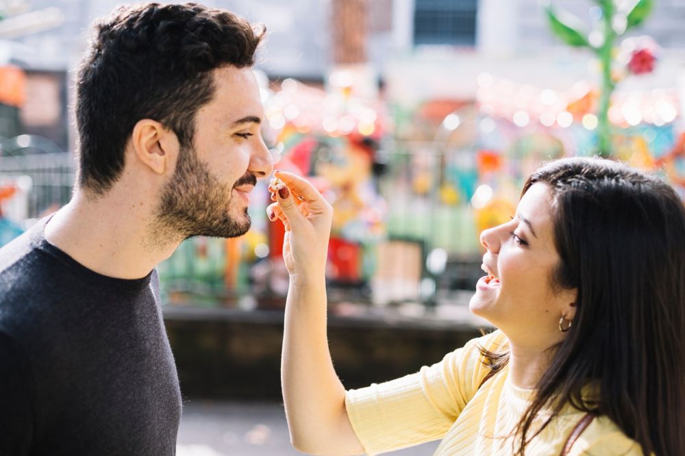 50 Gombal buat cowok yang romantis tapi receh abis, dijamin doi nggak bisa berkata-kata