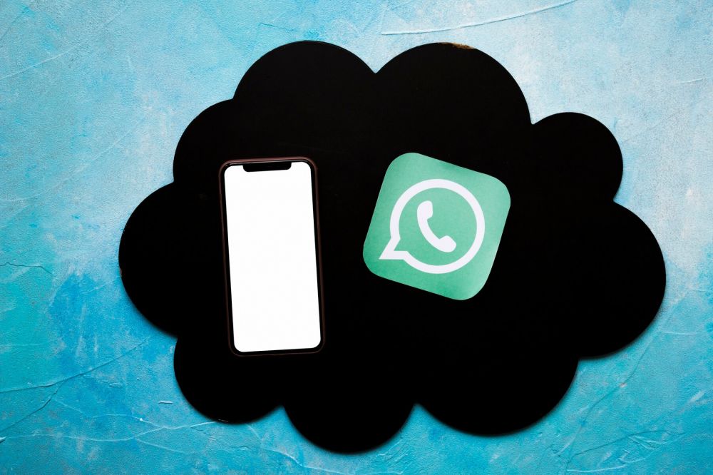 50 Kata-kata keren buat status di WhatsApp, bikin kamu jadi pusat perhatian