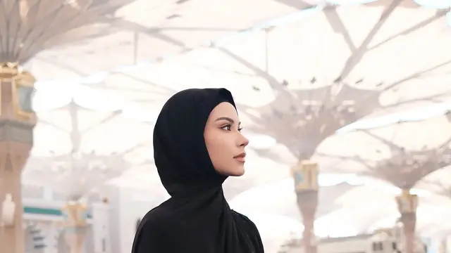 Rahasia di balik umrah Alyssa Daguise dan ibunda, terungkap doa menyentuh