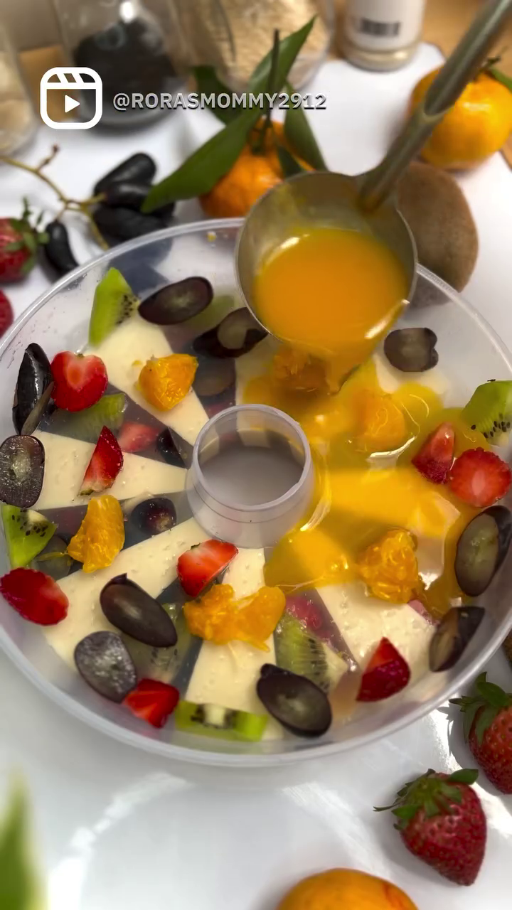 Lebih menempel sempurna, ini trik agar puding lapis tak mudah jebol dan bercampur di tiap lapisannya