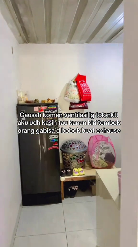 9 Potret kos-kosan mezzanine minimalis cocok buat keluarga kecil, interior dapurnya banjir kritikan