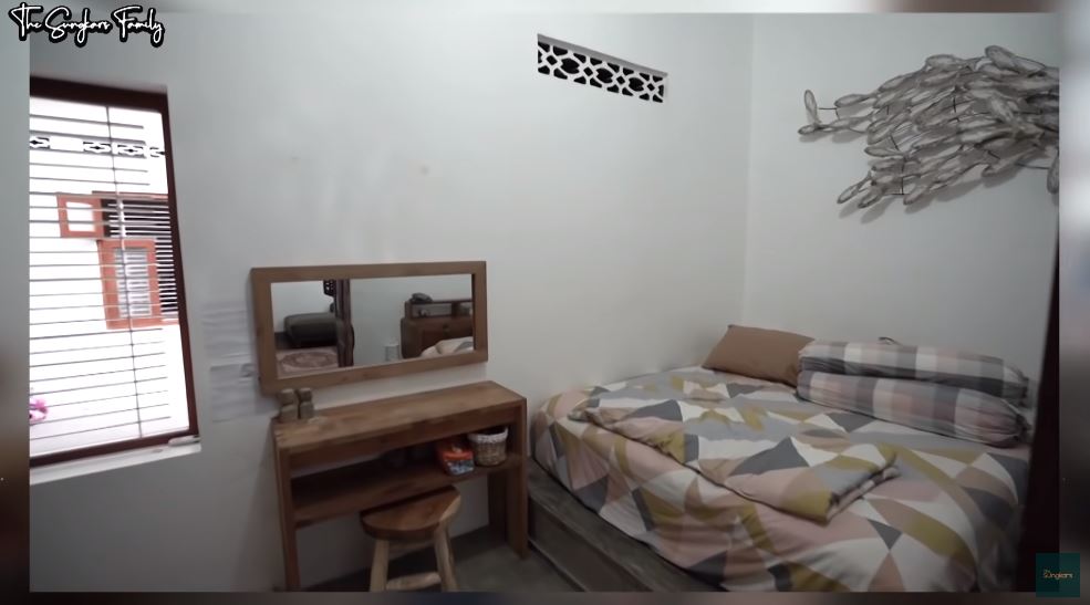 Pilih ngemper tanpa dipan, begini 9 potret kamar tidur Zaskia Adya Mecca di Jogja