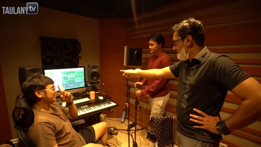 Awalnya garasi kini jadi kantor pribadi, 11 potret ruang kerja Rizky Febian ini bikin lupa aslinya