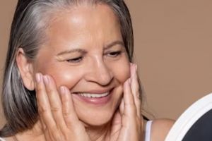 Nggak perlu suntik botoks, begini cara atasi kerutan pada wajah pakai masker alami dari 1 jenis minyak