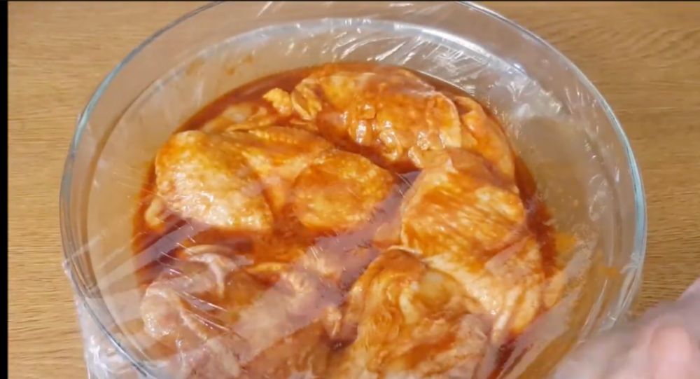 Trik membuat ayam goreng ala Albaik Arab Saudi yang renyah dan bikin Dian Sastro ketagihan