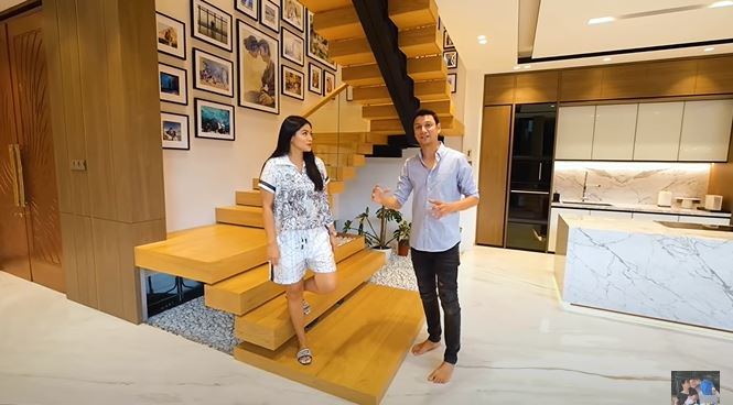 Desainnya mahal tapi jarang dipakai masak, ini 11 potret dapur mewah Titi Kamal dan Christian Sugiono