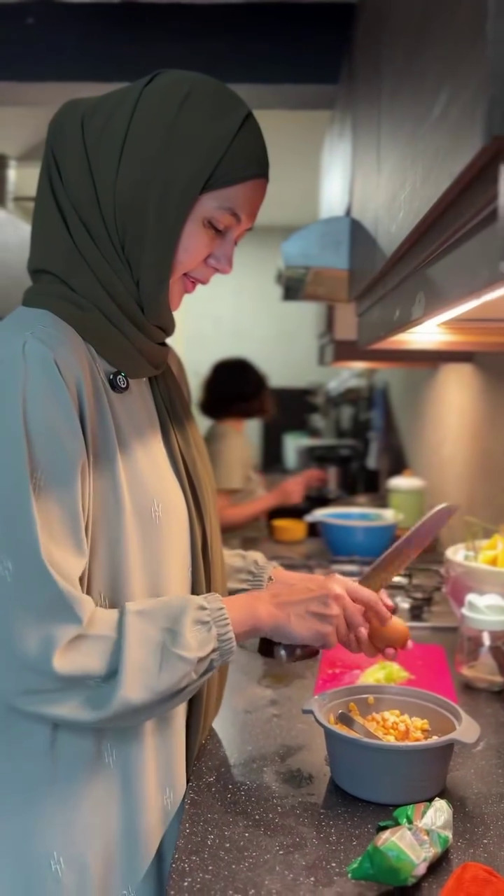 Pisah rumah dari Baim Wong, 9 potret dapur Paula di hunian Verhoeven ini interiornya modern pol