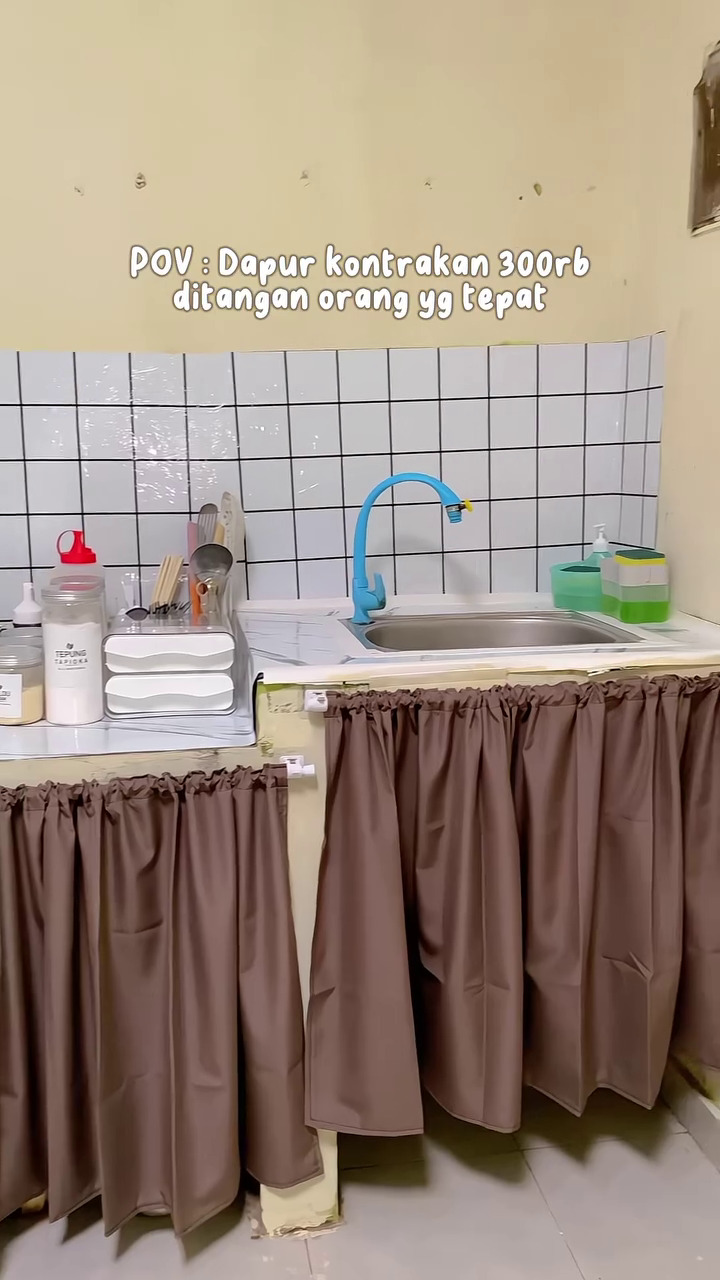 Awalnya buluk, 9 potret dapur tanpa kitchen set usai dimakeover jadi estetik bikin emak-emak mupeng