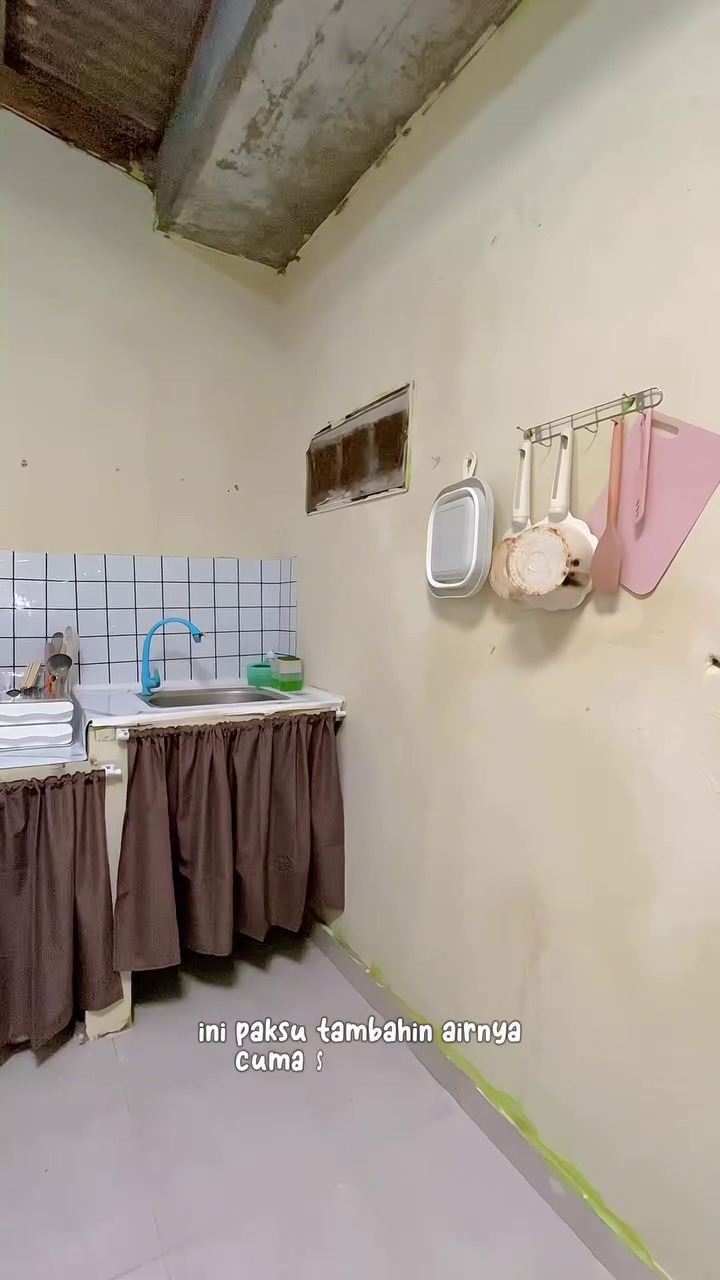 Awalnya buluk, 9 potret dapur tanpa kitchen set usai dimakeover jadi estetik bikin emak-emak mupeng