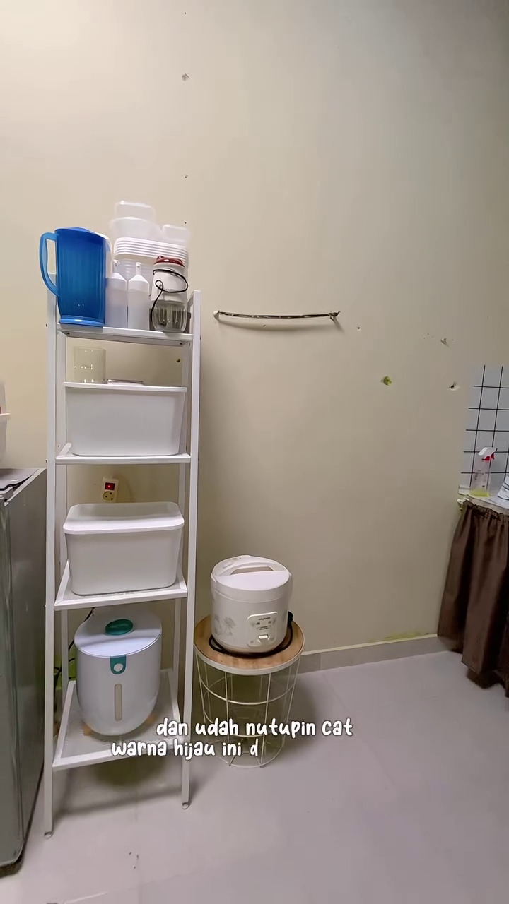 Awalnya buluk, 9 potret dapur tanpa kitchen set usai dimakeover jadi estetik bikin emak-emak mupeng