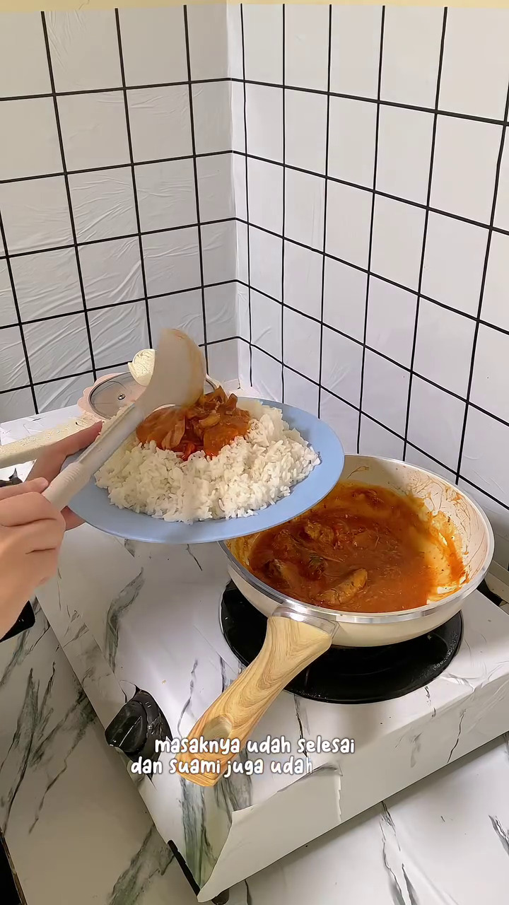 Awalnya buluk, 9 potret dapur tanpa kitchen set usai dimakeover jadi estetik bikin emak-emak mupeng