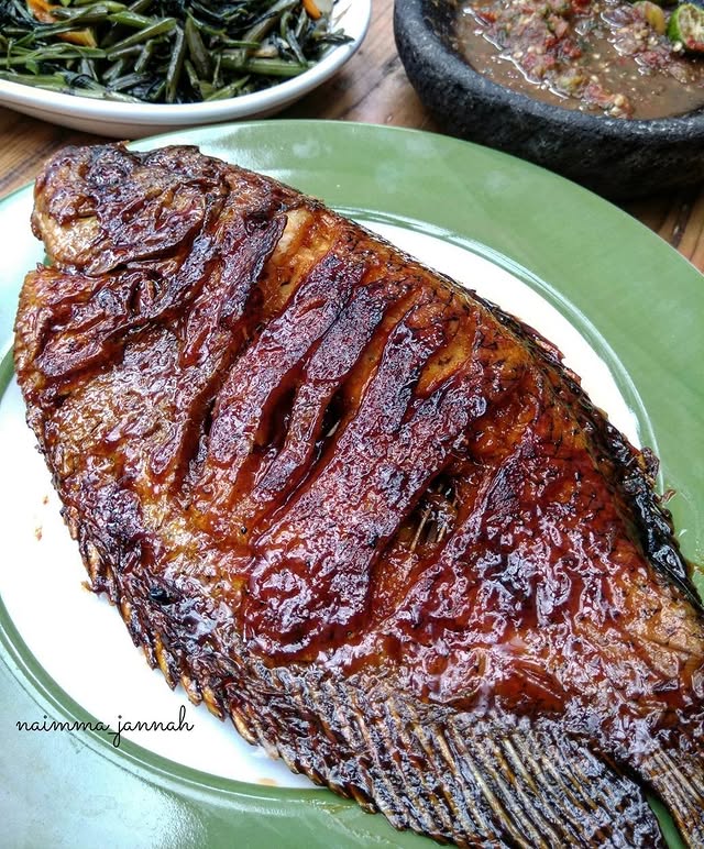 20 Resep ikan bakar untuk dijual, nikmat, mudah dibuat, smokey, dan laris manis