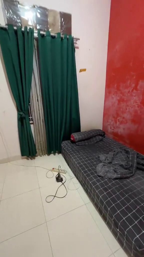 Kamar sempit dan lembap dimakeover pakai mezzanine, 9 potretnya definisi ruang minimalis impian