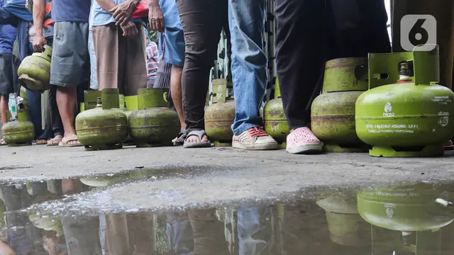 Curhat pedagang nasi goreng saat gas LPG 3 kg langka, tutup lapak