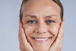 Bukan pakai mentimun, begini cara mengencangkan kulit kendur penuh keriput pakai 1 bahan pemanis