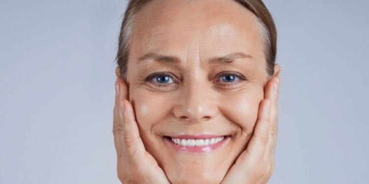 Bukan pakai mentimun, begini cara mengencangkan kulit kendur penuh keriput pakai 1 bahan pemanis