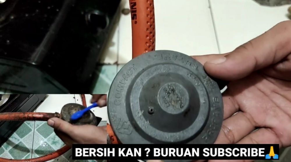 Cara mudah bersihkan selang gas LPG berkerak kurang dari 5 menit, kinclong lagi seperti baru beli