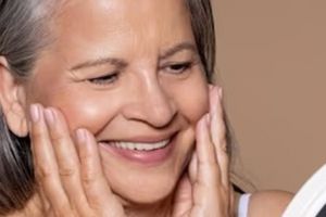 Cara samarkan kerutan pakai masker kolagen dari 1 bahan minuman, wajah auto kencang