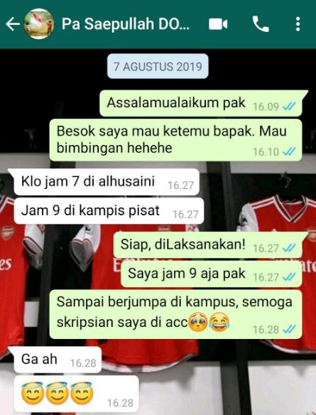 Bukti usaha mahasiswa tua pengin cepat lulus, 11 chat lucunya dengan dosen pembimbing bikin ngenes
