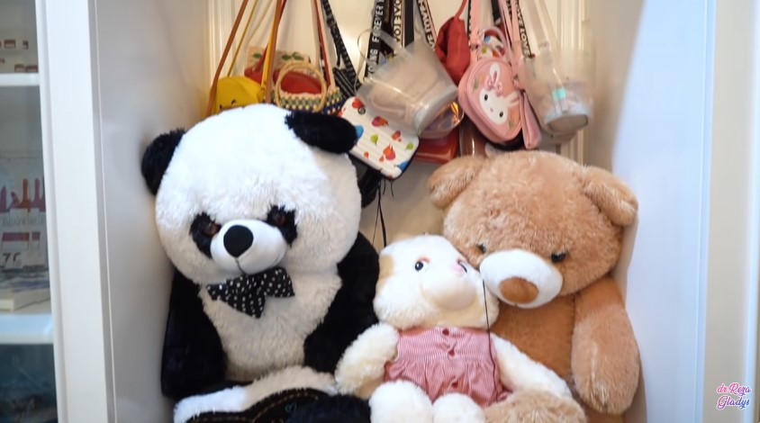 Ada brankas isinya bikin terkejut, 11 potret kamar anak bos skincare Reza Gladys bak di film Disney