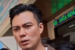 Baim Wong pede cukup dengan 83 bukti, tapi sidang cerai ditunda hingga 12 Februari 2025