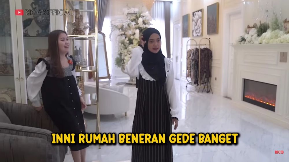 Dulu diremehkan dan dihina halu kini punya hunian mewah di usia 25, 11 potret rumah Melvina Husyanti