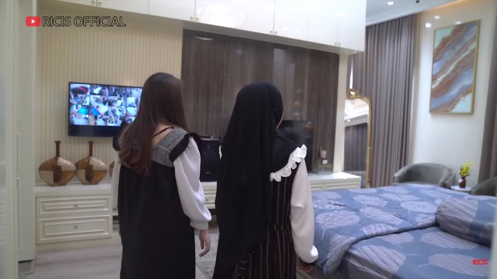 Dulu diremehkan dan dihina halu kini punya hunian mewah di usia 25, 11 potret rumah Melvina Husyanti