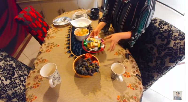 Cover kompor bisa buat top table, intip 11 potret dapur Dewi Gita di rumah bergaya klasik