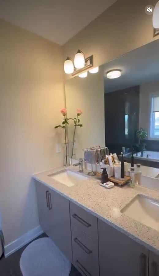 Dulu tak bisa bayar kos kini punya rumah mewah di Kanada, 11 potret hunian aktris top yang lama vakum