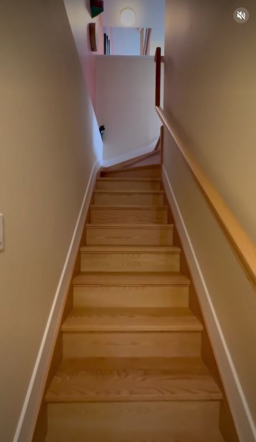 Dulu tak bisa bayar kos kini punya rumah mewah di Kanada, 11 potret hunian aktris top yang lama vakum