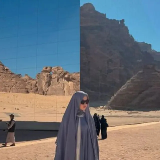 7 Potret Kimberly Ryder pakai hijab syari di Al Ula, pancarkan pesona anggun dan elegan