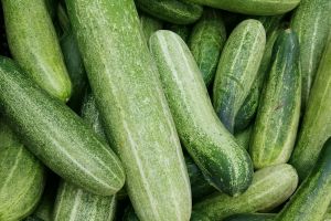 Kenali ciri-cirinya, ini 5 trik memilih timun segar dan bebas rasa pahit