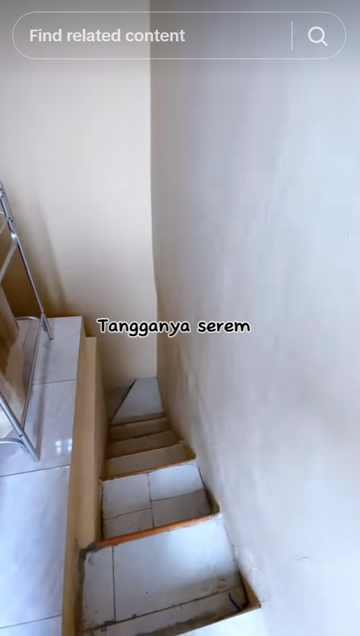 11 Potret rumah subsidi tipe 30 ini interiornya antimainstream, desain tangganya tuai hujatan netizen