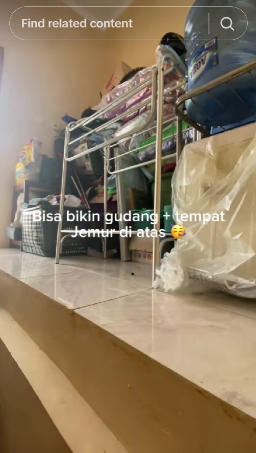 11 Potret rumah subsidi tipe 30 ini interiornya antimainstream, desain tangganya tuai hujatan netizen