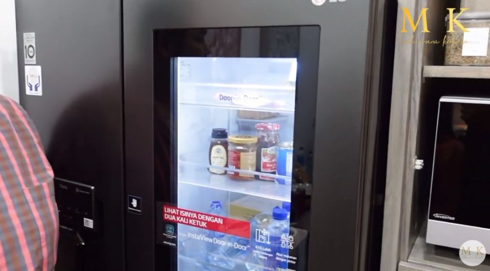 Ivan Gunawan punya rumah bak istana ditaksir Rp8 M, 9 potret interior dapurnya bernuansa emas