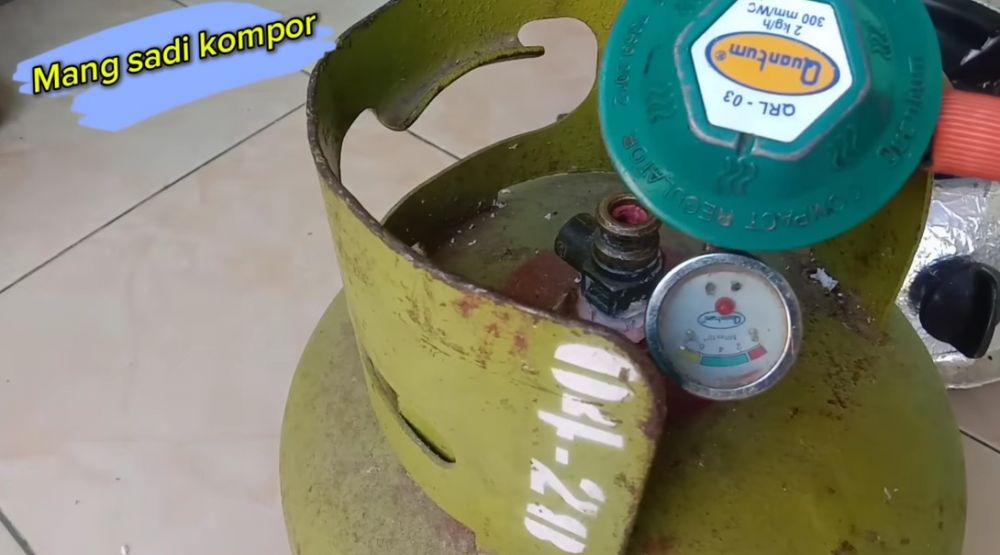 Tak perlu repot ganti karet seal, ini trik jitu atasi tabung gas mendesis cuma pakai 1 bahan perekat