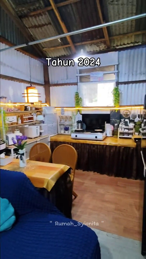 9 Potret makeover dapur kontrakan berdinding seng jadi apik dan rapi, bukti estetik tak harus megah