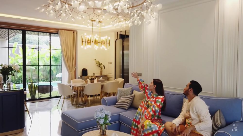 Kini sibuk dampingi Jeje Govinda jadi bupati, begini 11 potret dapur mewah Syahnaz yang jarang dipakai