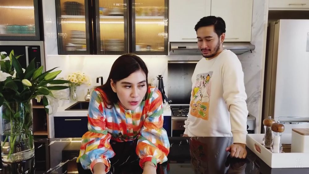 Kini sibuk dampingi Jeje Govinda jadi bupati, begini 11 potret dapur mewah Syahnaz yang jarang dipakai