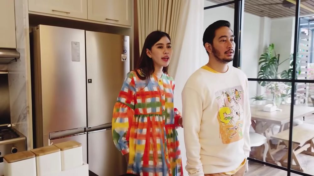 Kini sibuk dampingi Jeje Govinda jadi bupati, begini 11 potret dapur mewah Syahnaz yang jarang dipakai