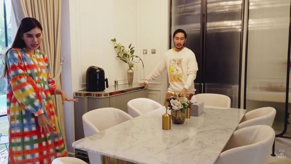 Kini sibuk dampingi Jeje Govinda jadi bupati, begini 11 potret dapur mewah Syahnaz yang jarang dipakai
