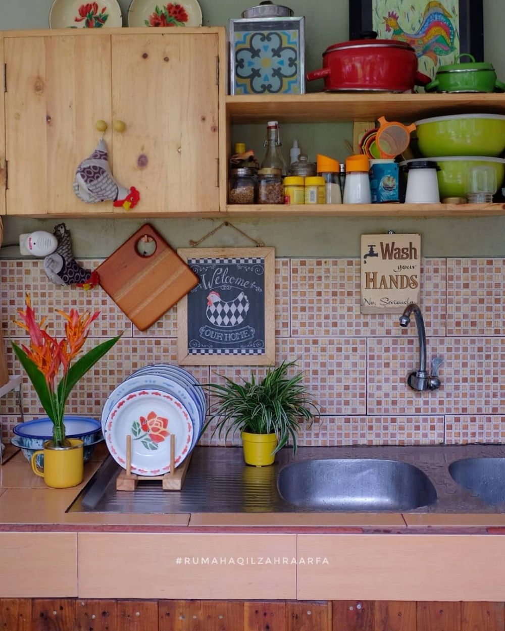 9 Potret dapur outdoor di teras ini desainnya keren abis, bikin masak sekaligus healing