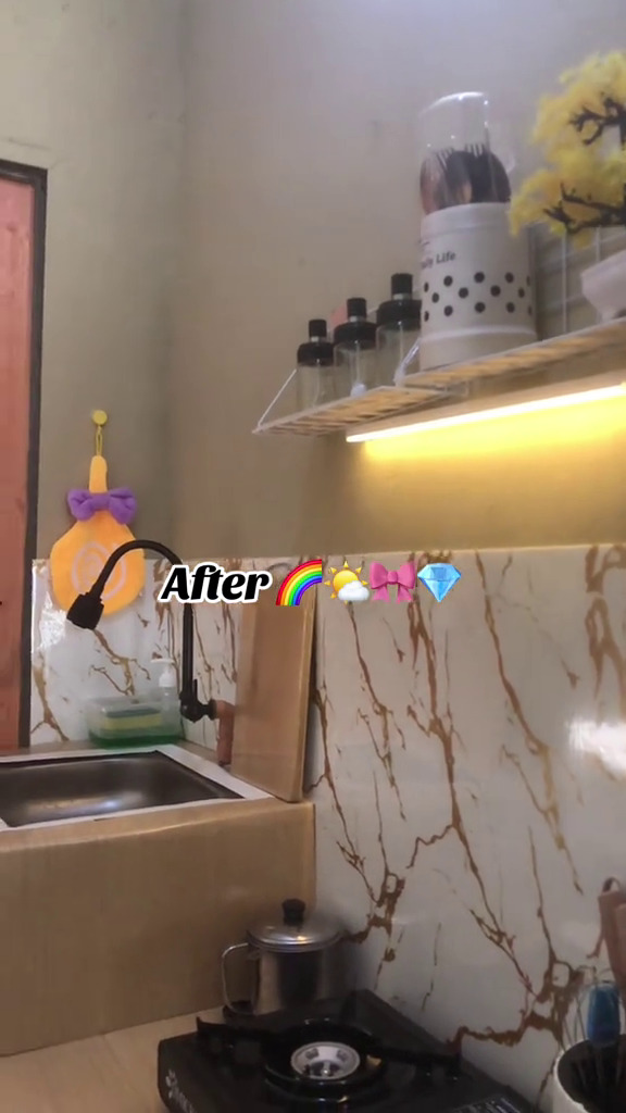 Bukti estetik tak perlu mahal, 9 potret dapur kos buluk segaris ini jadi apik tanpa kitchen set
