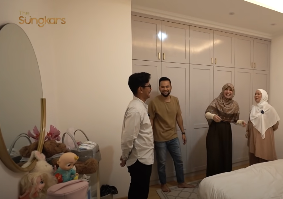 Sada Amina anak Fitri Tropica masih kecil punya perpustakaan di kamar, intip 9 potret ruang tidurnya