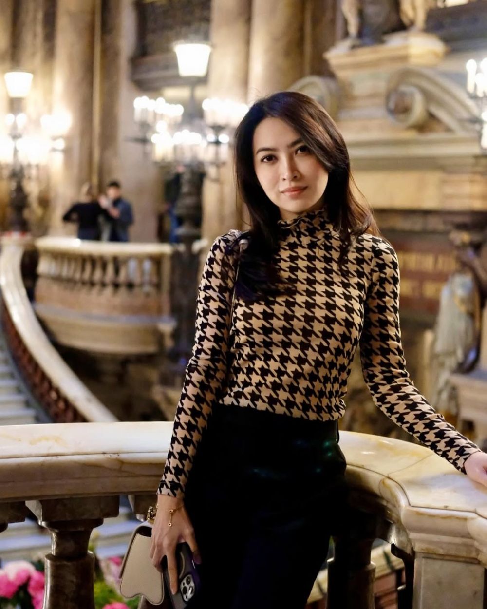 Usia 45 tapi masih bak ABG, 9 potret Lina Priscilla yang terseret isu perselingkuhan suami Iris Wullur