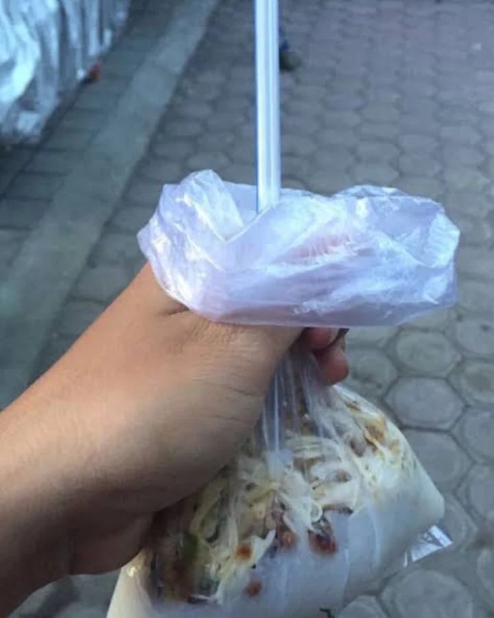 Skill-nya boleh diadu, 11 potret lucu penyajian makanan ini bikin lihat dua kali