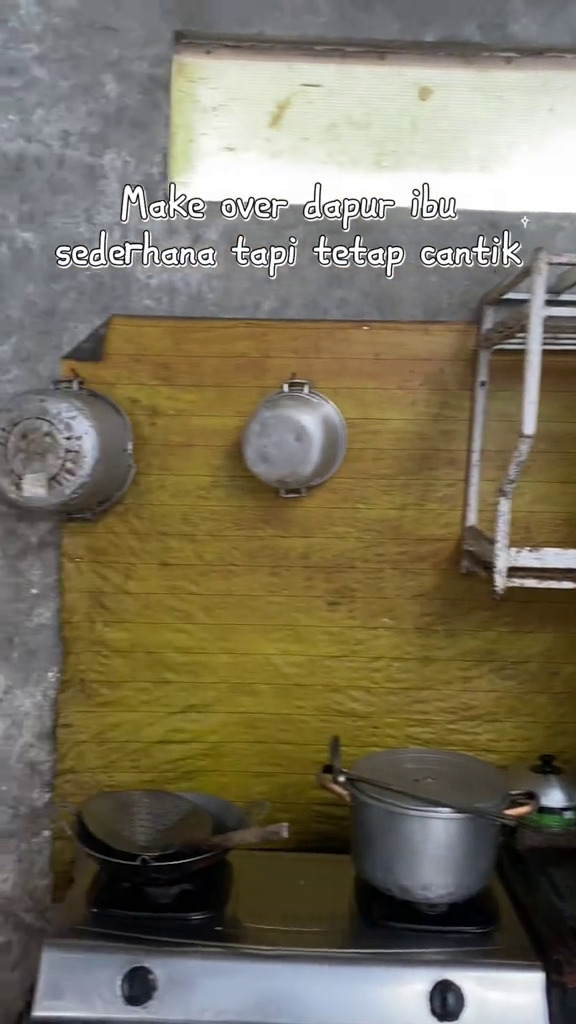 9 Potret makeover dapur ibu dari kusam jadi estetik, bukti sederhana tetap terlihat apik dan nyaman