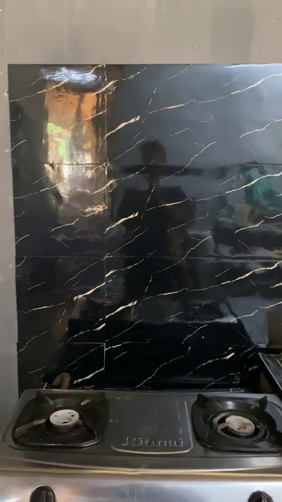 9 Potret makeover dapur ibu dari kusam jadi estetik, bukti sederhana tetap terlihat apik dan nyaman