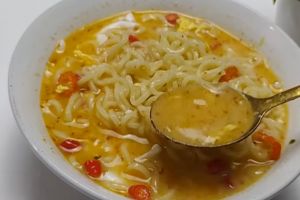 Cara bikin mi instan kuah jadi lebih gurih tanpa tambah keju, rasa creamy ala ramen mahal