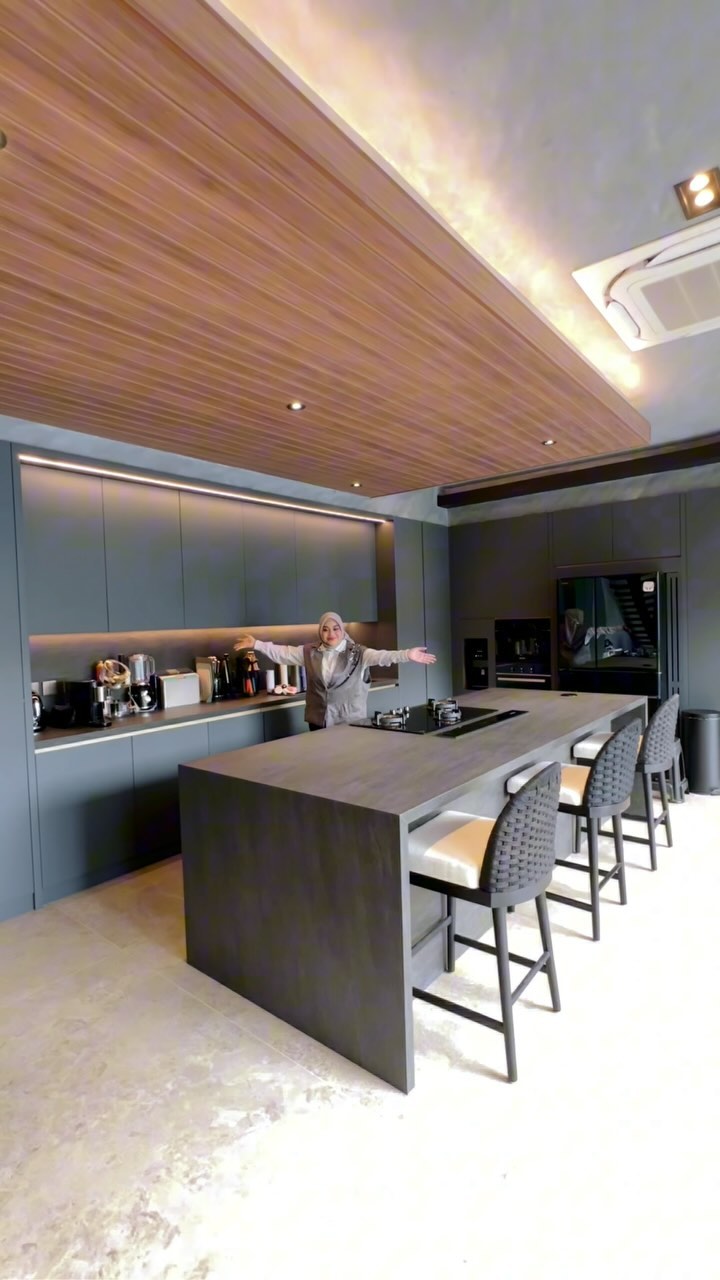 Rumah Atta Halilintar ditaksir Rp25 M, interior dapur serasa di bar, perabotnya canggih, 9 potretnya